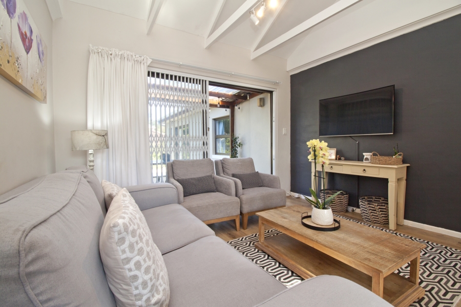 3 Bedroom Property for Sale in Milkwood Park Western Cape